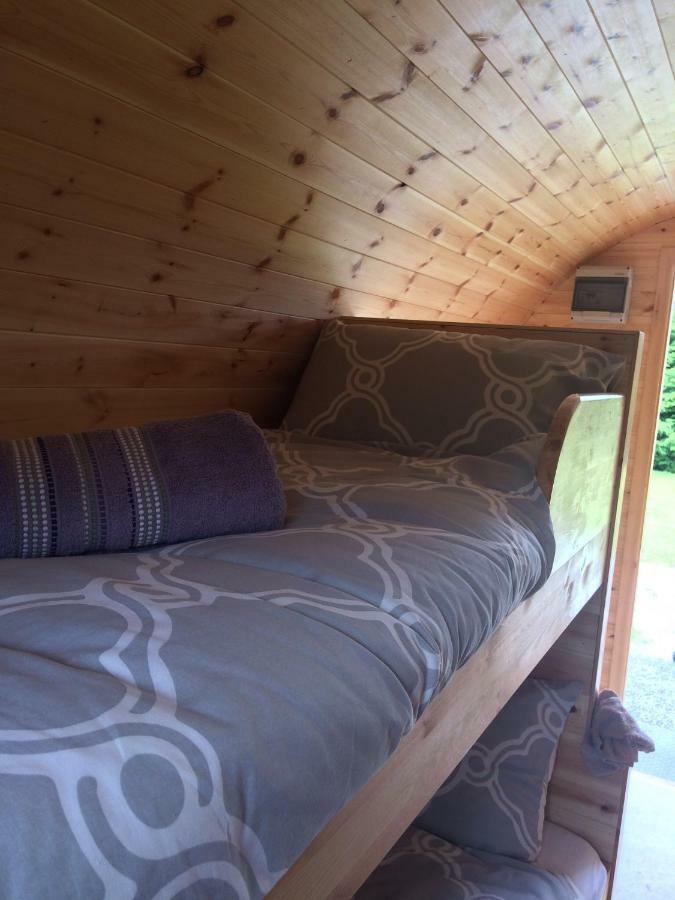 Hotel Coach Field Camp Extérieur photo