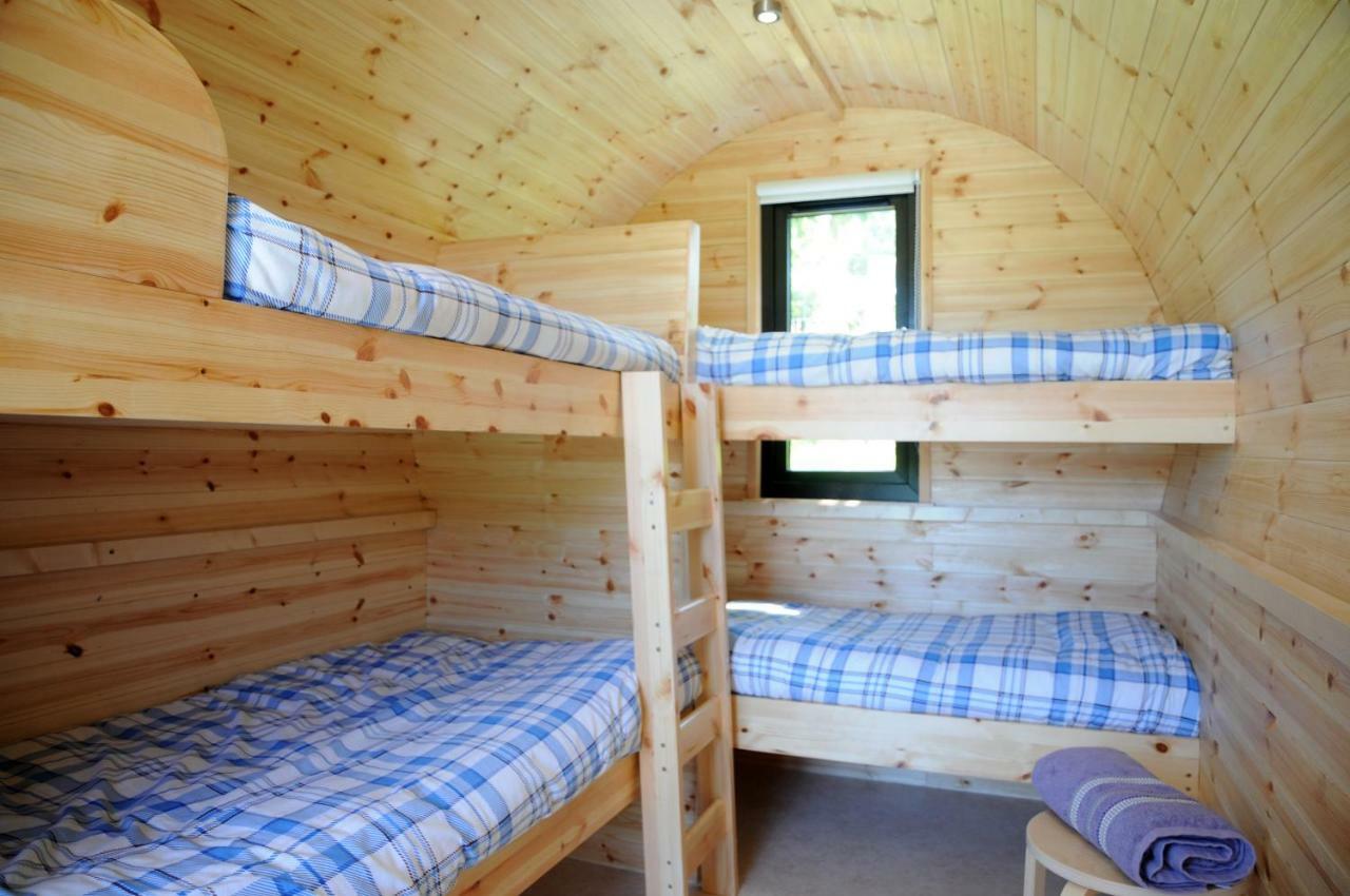 Hotel Coach Field Camp Extérieur photo