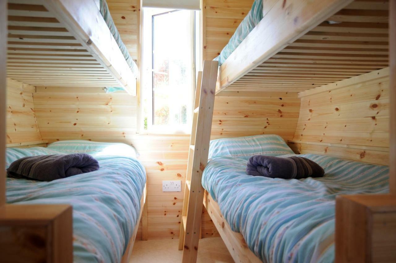 Hotel Coach Field Camp Extérieur photo